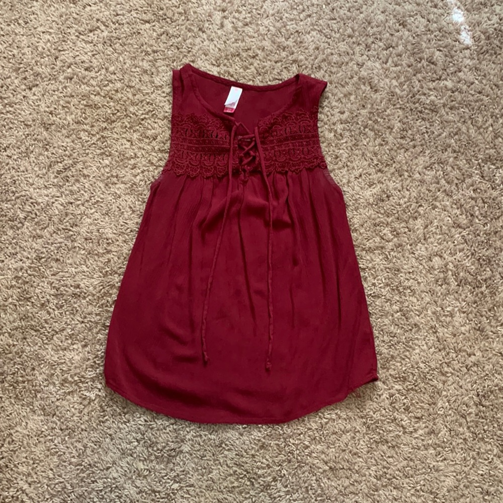 Girl’s Burgundy Sleeveless Blouse in Size Small 3-5 (excellent condition)